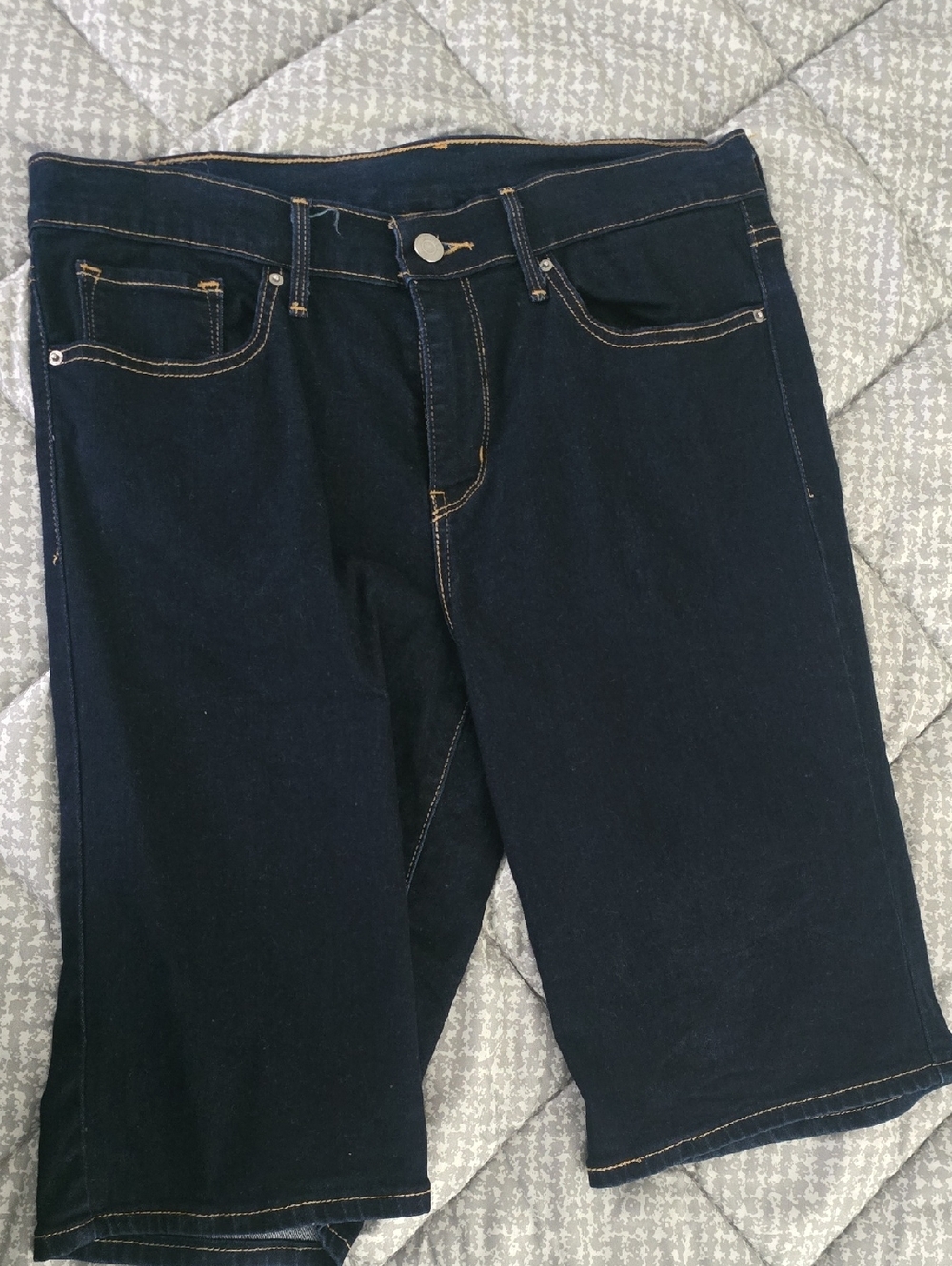 Levi's Dark Blue Cropped Jeans